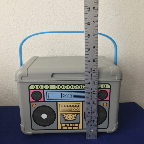 Novelty Retro Boombox Mini Cooler - Picture 4 of 10